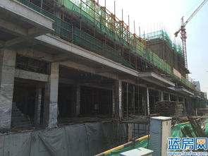 海投第一湾 1 楼建至12层 别墅墙体构架也已经完成